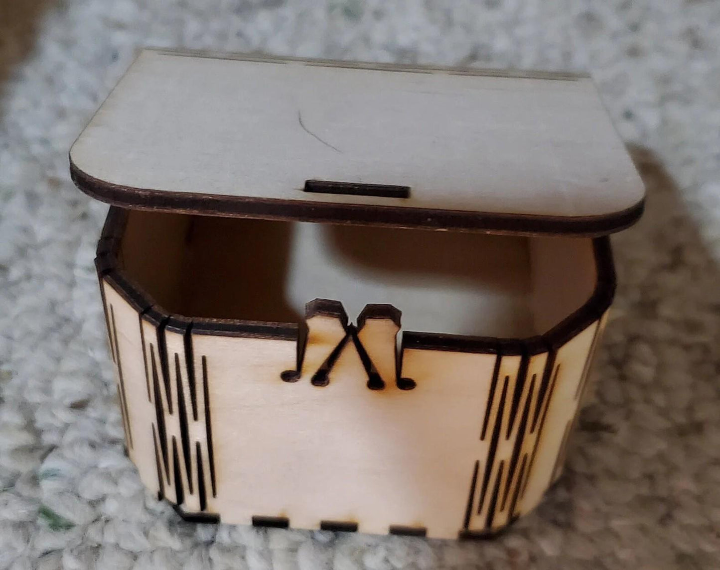 Old mirrors reborn: laser-etched Marilyn Monroe on 4×6 glass. Art, reflection, and transformation in every piece. Buy the legend!