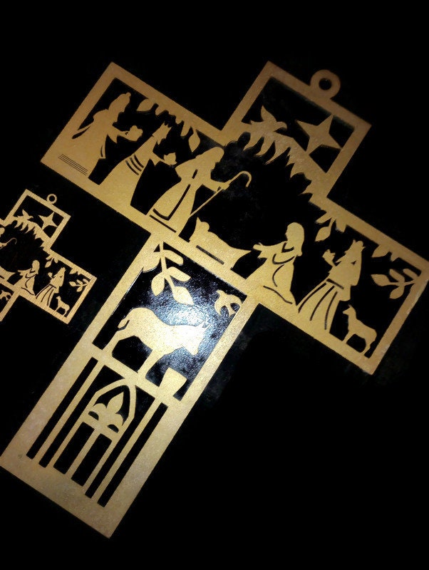 NOW-NEW Door Hanger Christmas Nativity Cross welcome sign - Nativity Scene Cross. Christ in the manger depicted on this Nativity Scent gift!