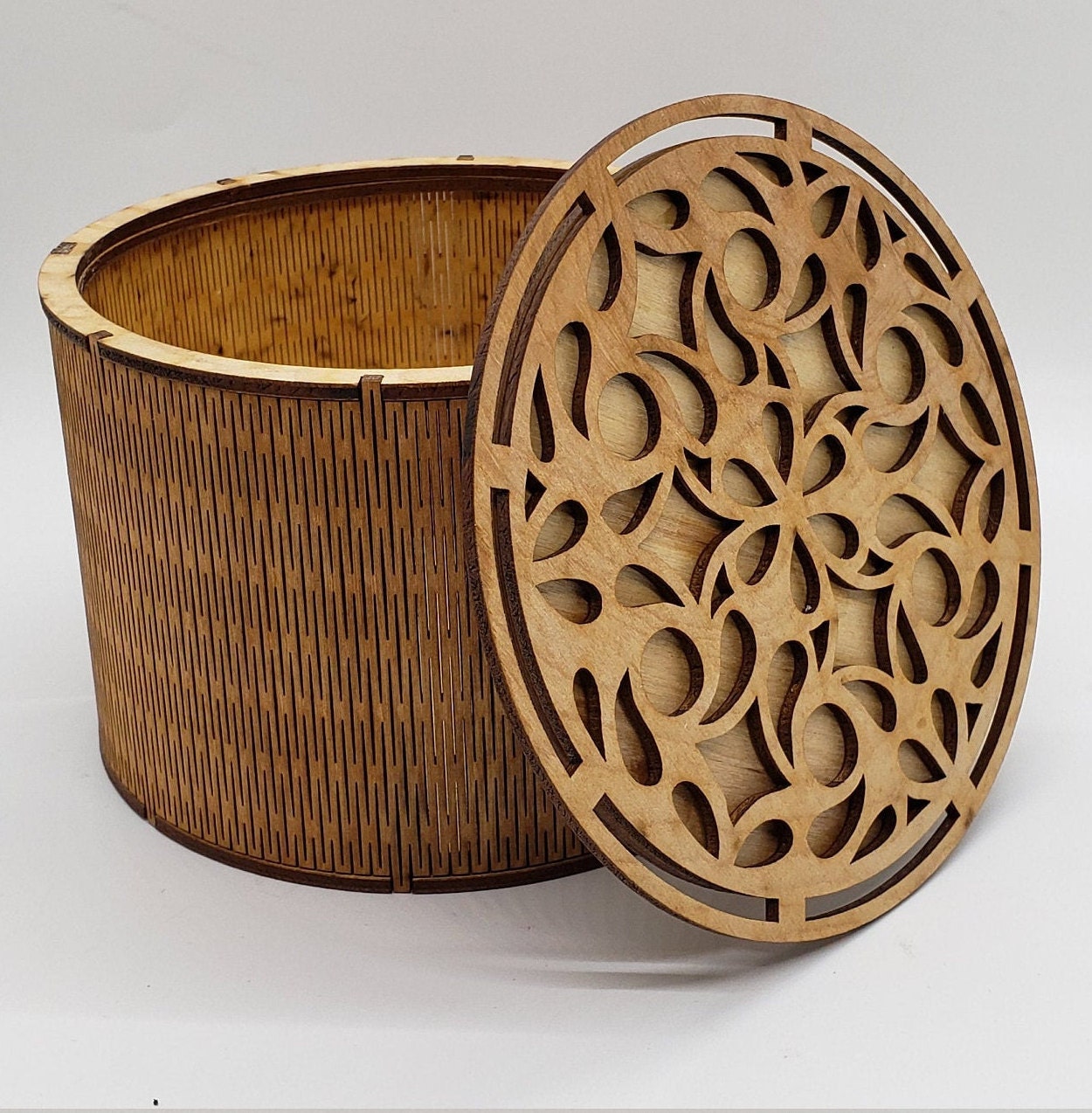 Elegant Round Wood Potpourri Box – Features a Living Hinge Lid for a refined, aromatic gift that blends beauty with craftsmanship. Buy today