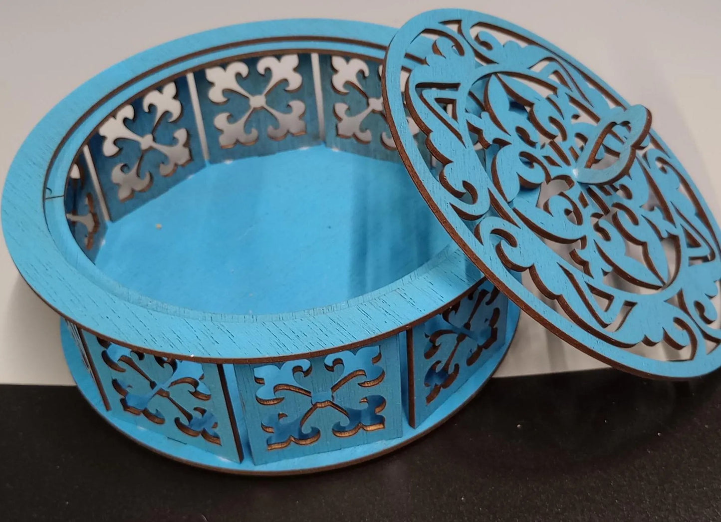 Walnut Wonder Potpourri Holder Handcrafted from Thick Walnut Wood with Elegant Cut-Outs for Aromatic Display and Luxurious Home Decor