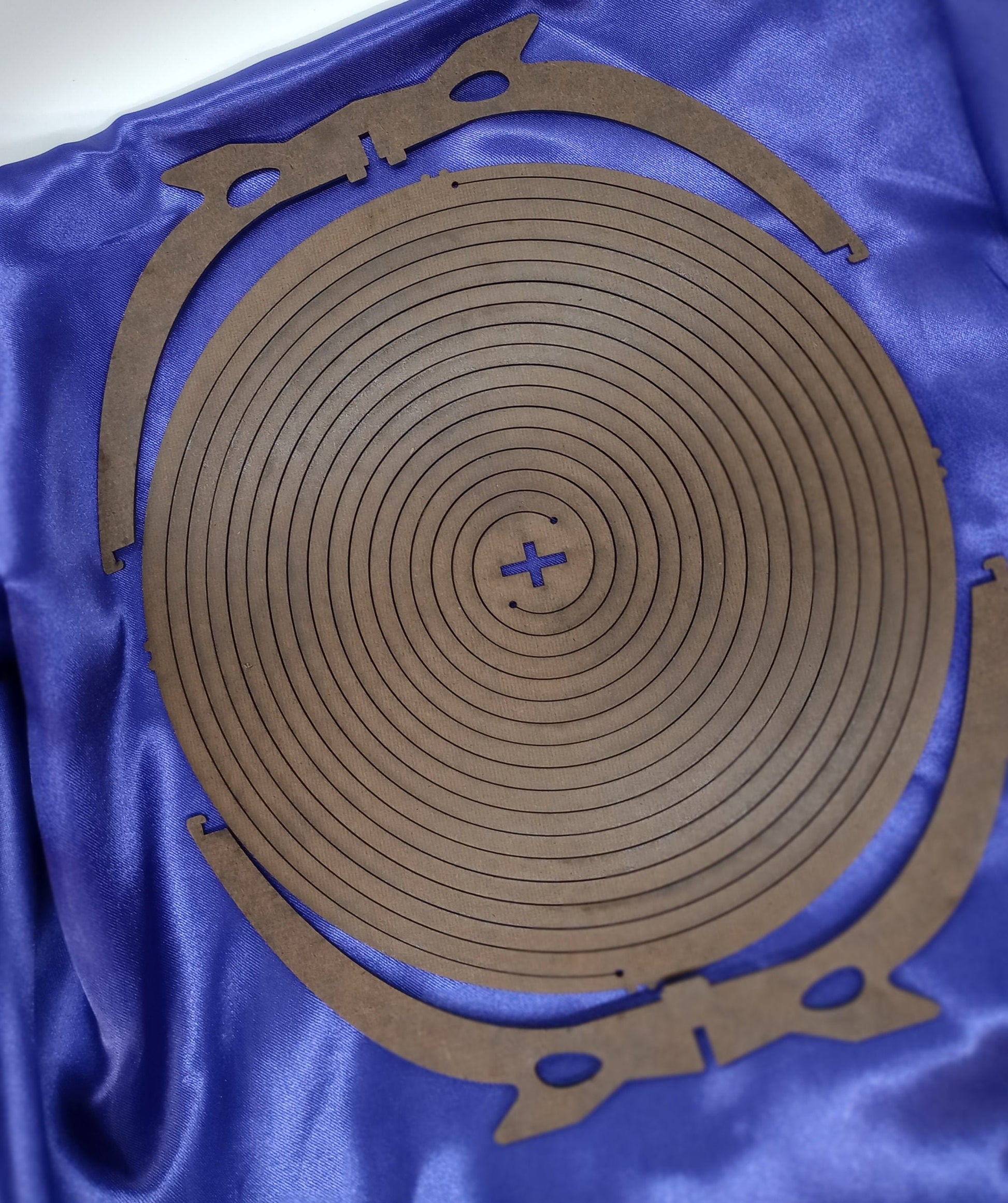 A foldable cradle for tiny treasures. It’s not a basket—it’s a soft-spoken helper with a precise rhythm. The bowl section fits only one way, like a puzzle piece with purpose. Open it with intention, close it with grace.