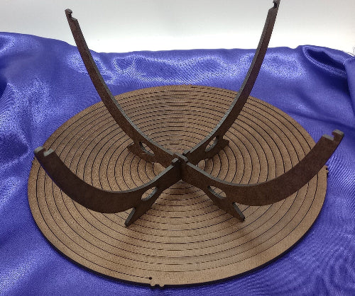 A foldable cradle for your tiniest treasures. It’s not a basket—it’s a whisper of order, a soft-spoken helper for your desk, vanity, or nightstand. When the moment calls, it opens with grace. When it’s done, it bows out quietly.