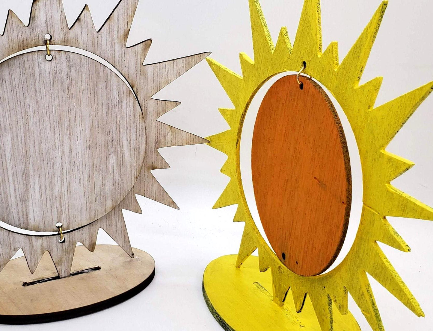 Laser-Cut Tabletop Sun-Face Display Unpainted Wood Stand with Cutout Center Ideal for Dotting Crafts, Ornament Holders, and Summer Projects