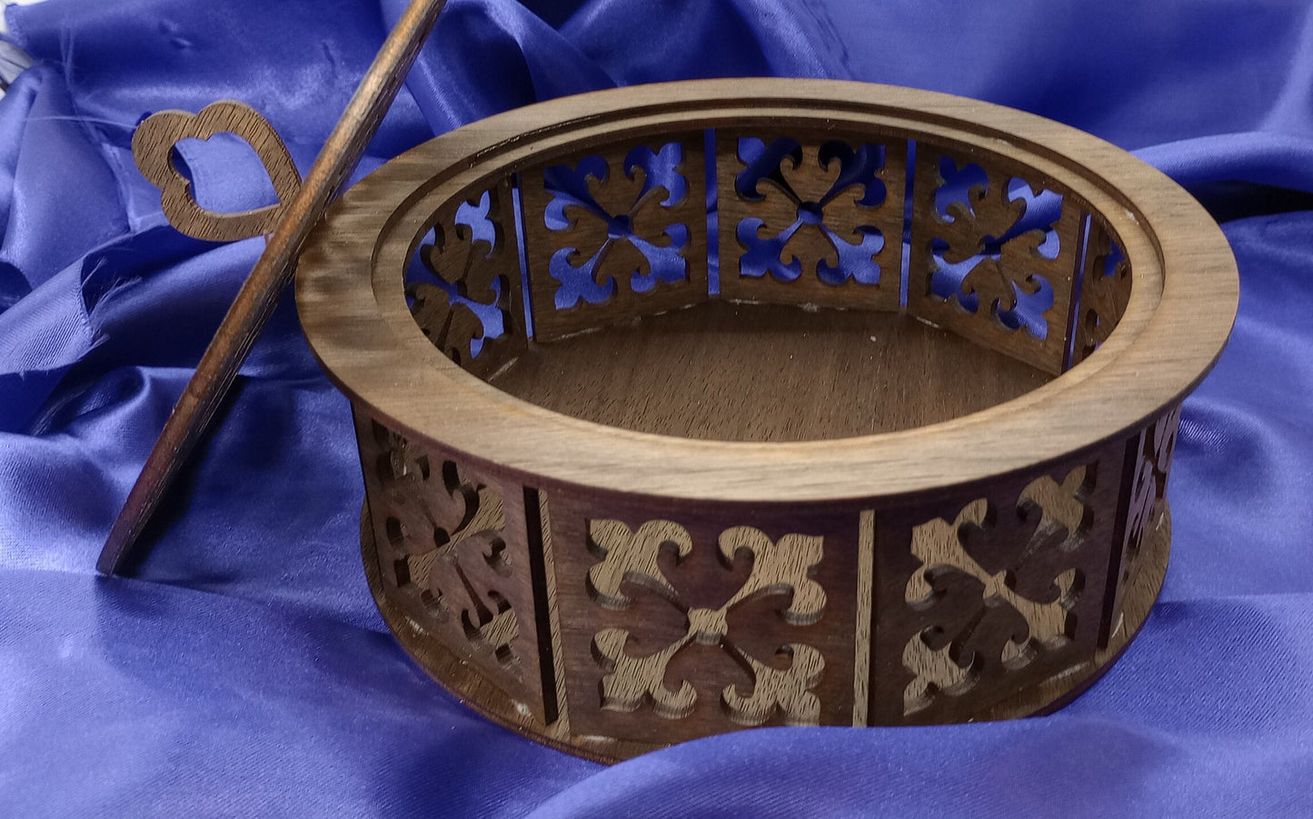 Walnut Wonder Potpourri Holder Handcrafted from Thick Walnut Wood with Elegant Cut-Outs for Aromatic Display and Luxurious Home Decor