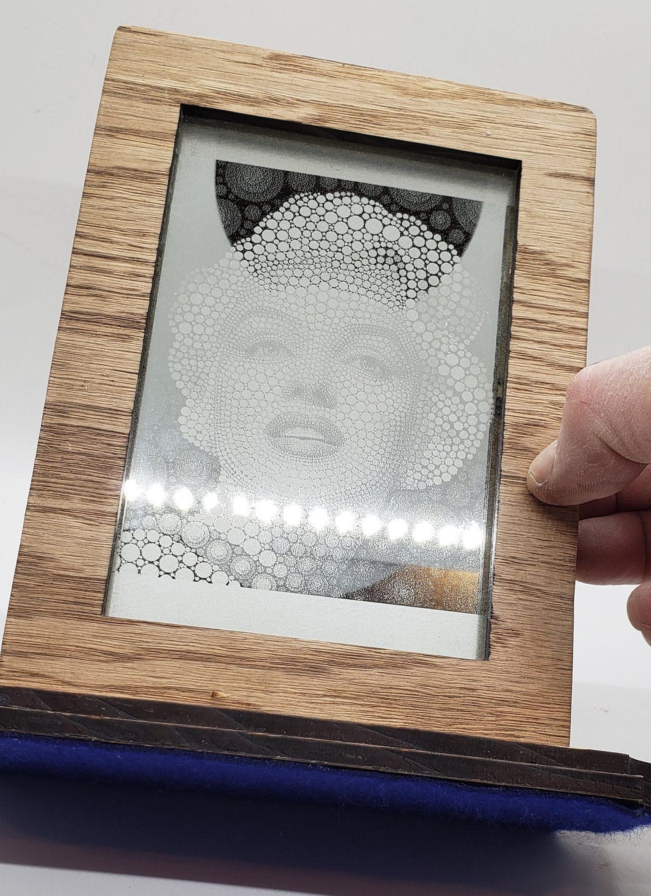 Old mirrors reborn: laser-etched Marilyn Monroe on 4×6 glass. Art, reflection, and transformation in every piece. Buy the legend!
