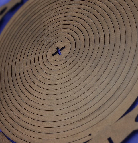 A compact collapsible catch-all. Designed for the bits and bobs that clutter your space, this low-profile container folds flat when not in use. Ideal for drawers, desktops, or travel kits—wherever you need a quick-access drop zone.